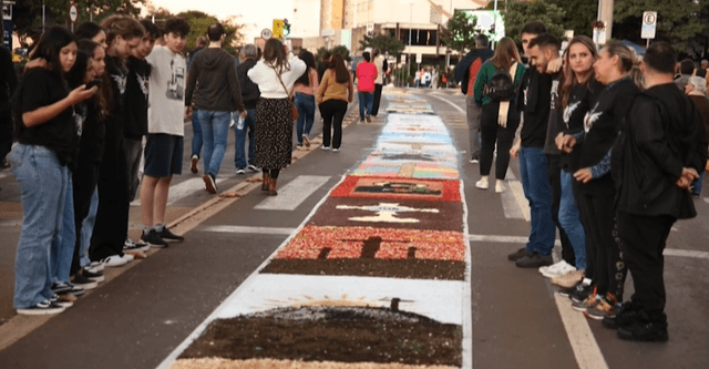 Solenidade de Corpus Christi 2026: Confecção dos tapetes mobilizará centenas de voluntários durante a madrugada