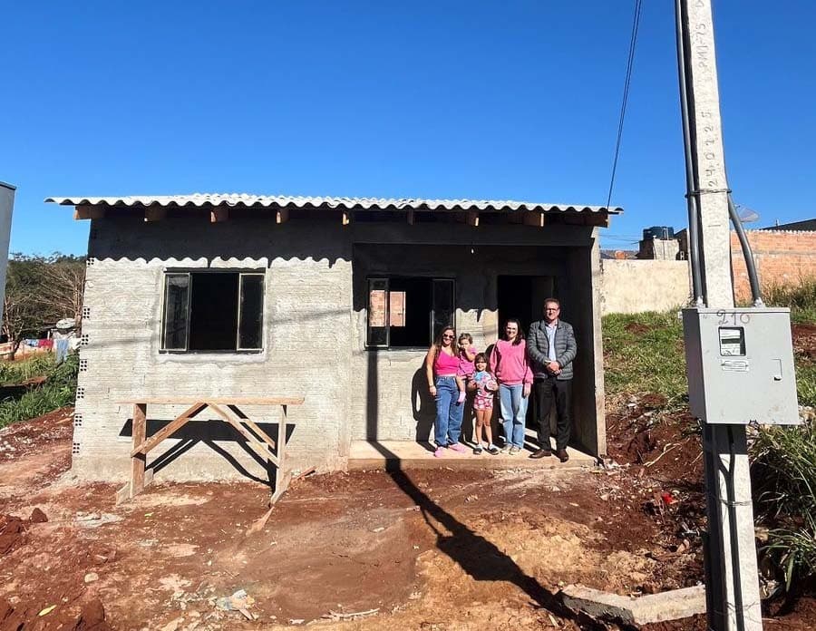 ‘Nenhuma família sem teto’