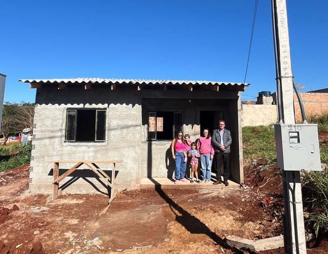 ‘Nenhuma família sem teto’