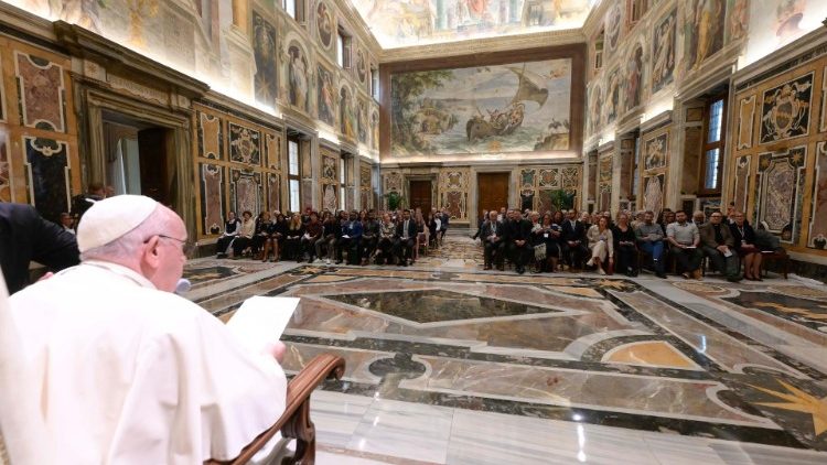 O Papa: escola e universidade sejam espaços de integração para todos