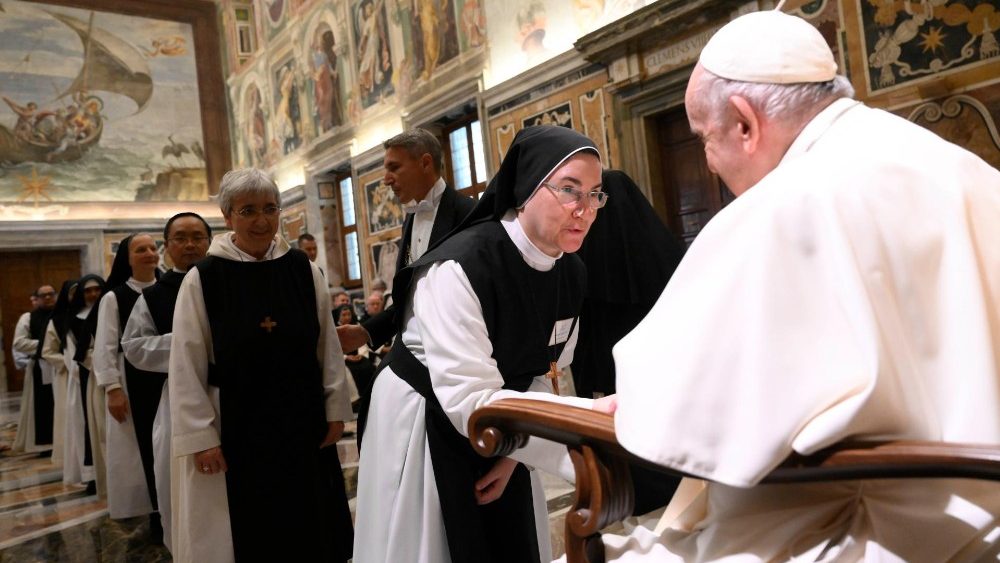 Papa aos Cistercienses: o encontro com a diversidade é sinal dos tempos