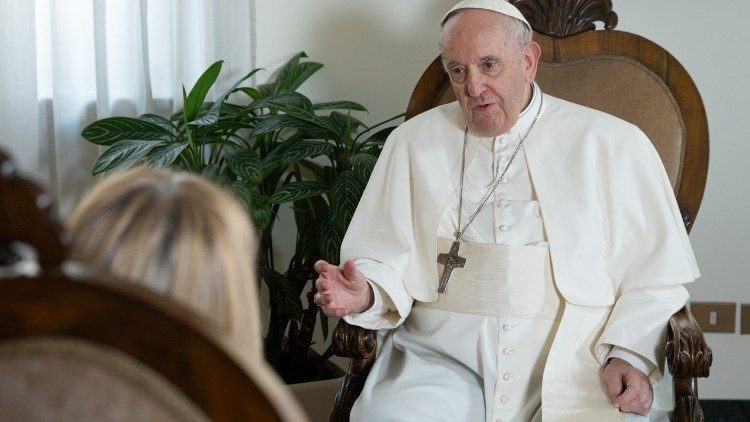 O Papa: comunicar com o coração para promover uma cultura de paz