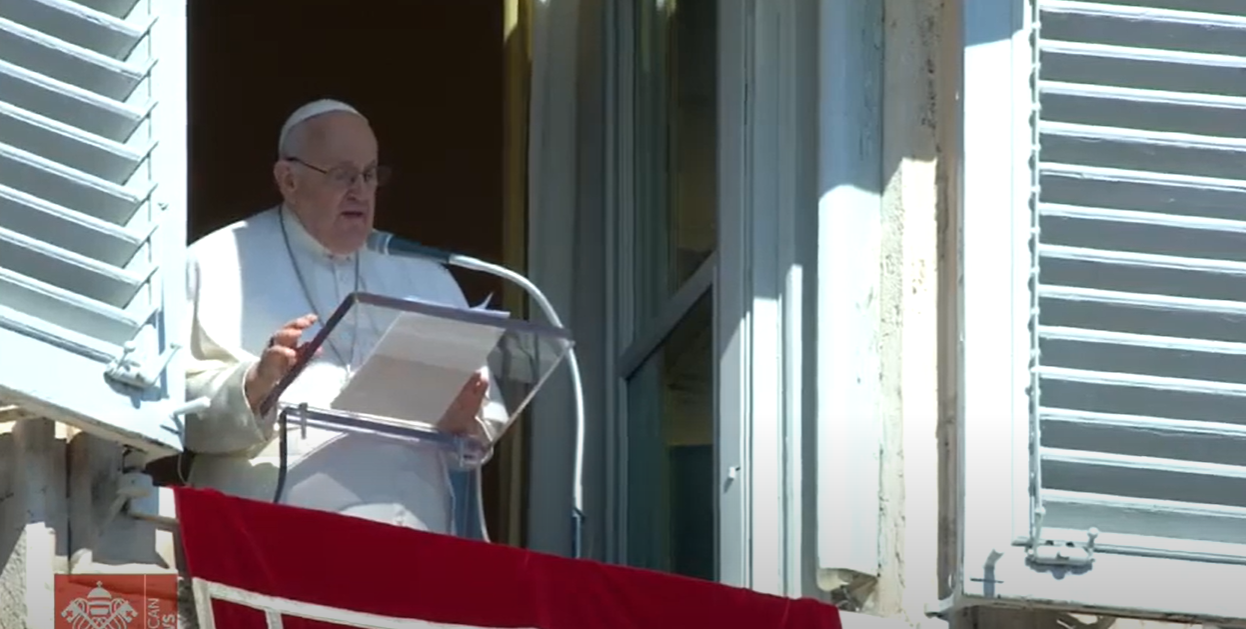 O Papa: o amor dá sentido aos mandamentos, vai além da formalidade da Lei