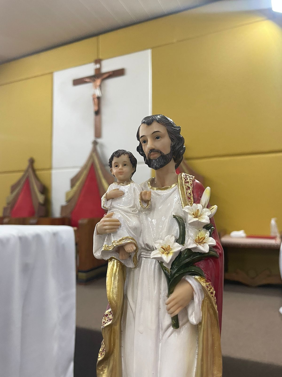 No dia de São José, fiéis da Paróquia Nossa Senhora de Fátima realizam consagração