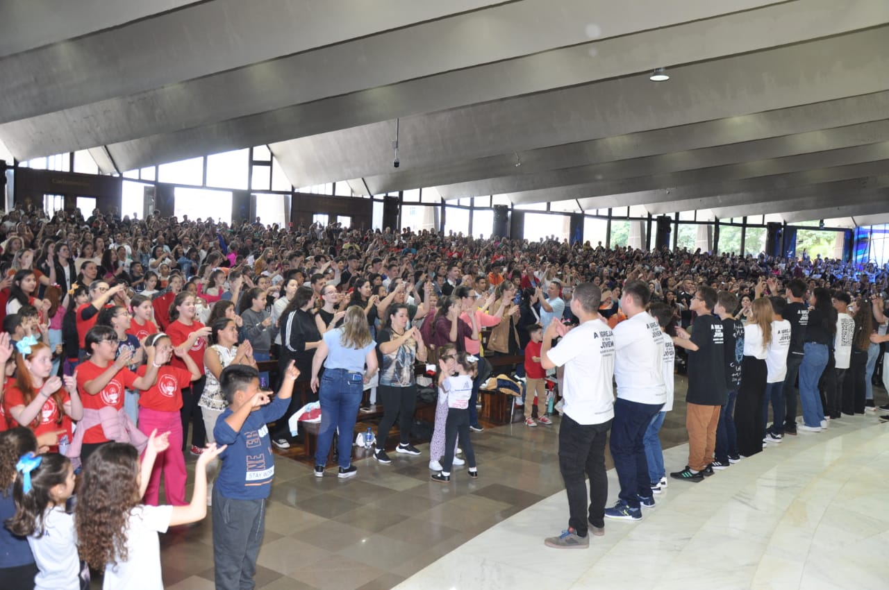 Arquidiocese de Cascavel promove 1º Encontrão da Pastoral dos Coroinhas e Acólitos