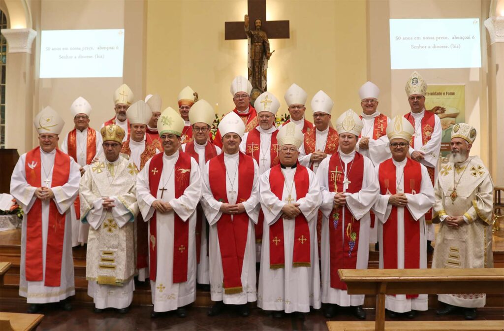 Bispos do Paraná celebram o Jubileu de Ouro da Diocese de Cornélio Procópio (PR)